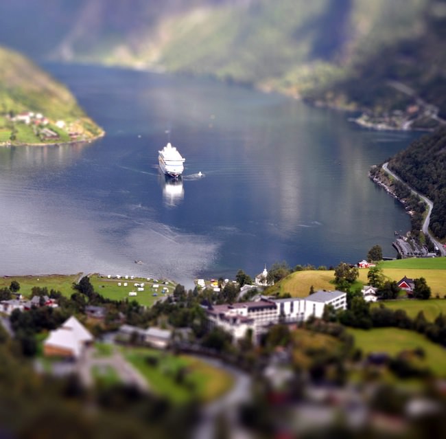 منظره زیبا ثبت شده توسط لنز Tilt-Shift