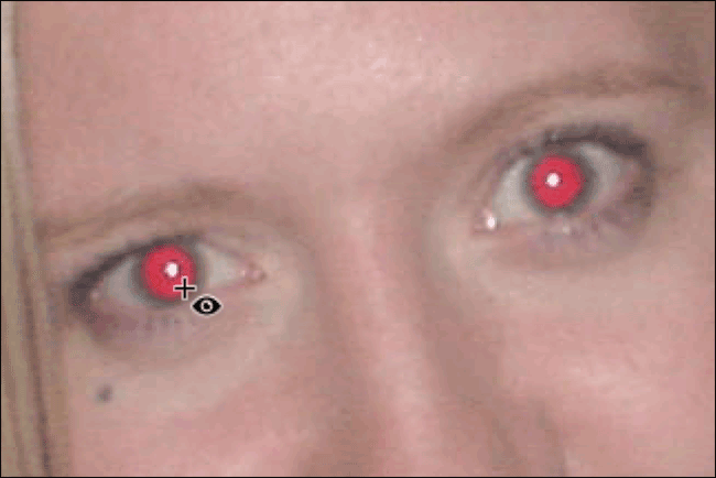 روش اول رفع قرمزی چشم